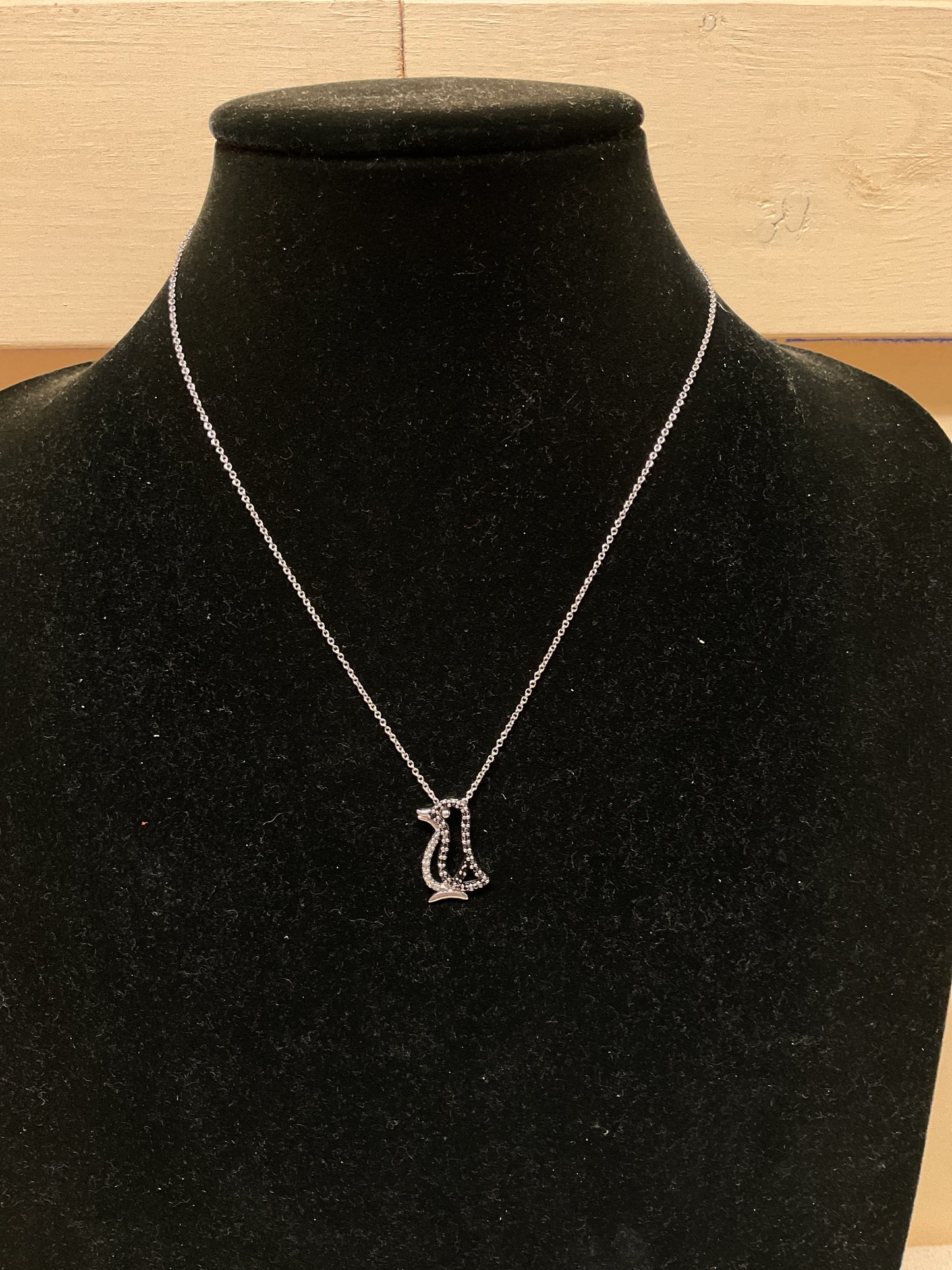 Necklace Chain By Clothes Mentor In Silver