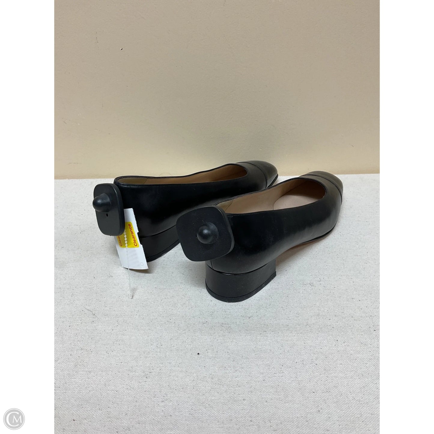 Shoes Luxury Designer By Ferragamo In Black, Size: 6.5