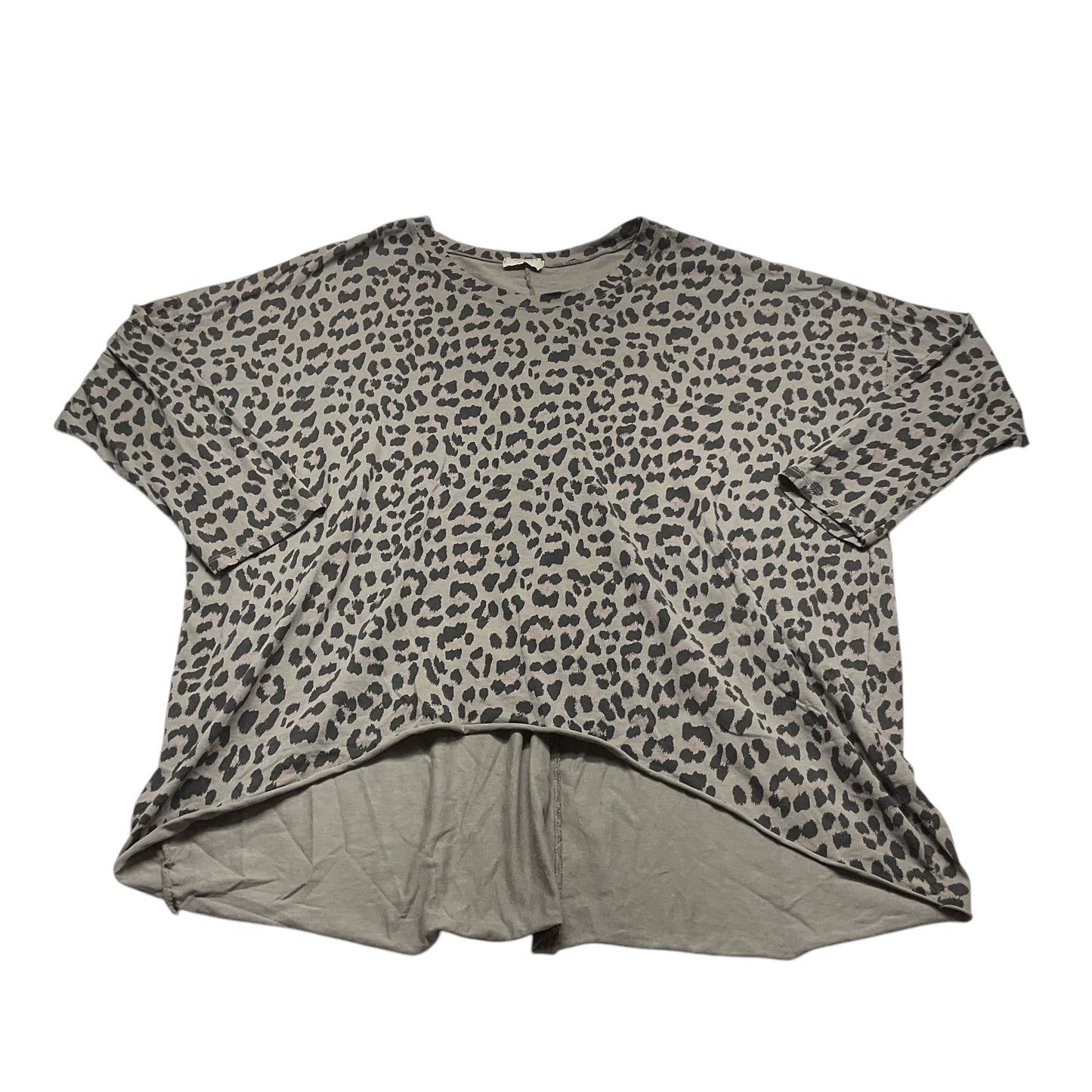 Tunic Long Sleeve By Clothes Mentor In Animal Print, Size: Osfm