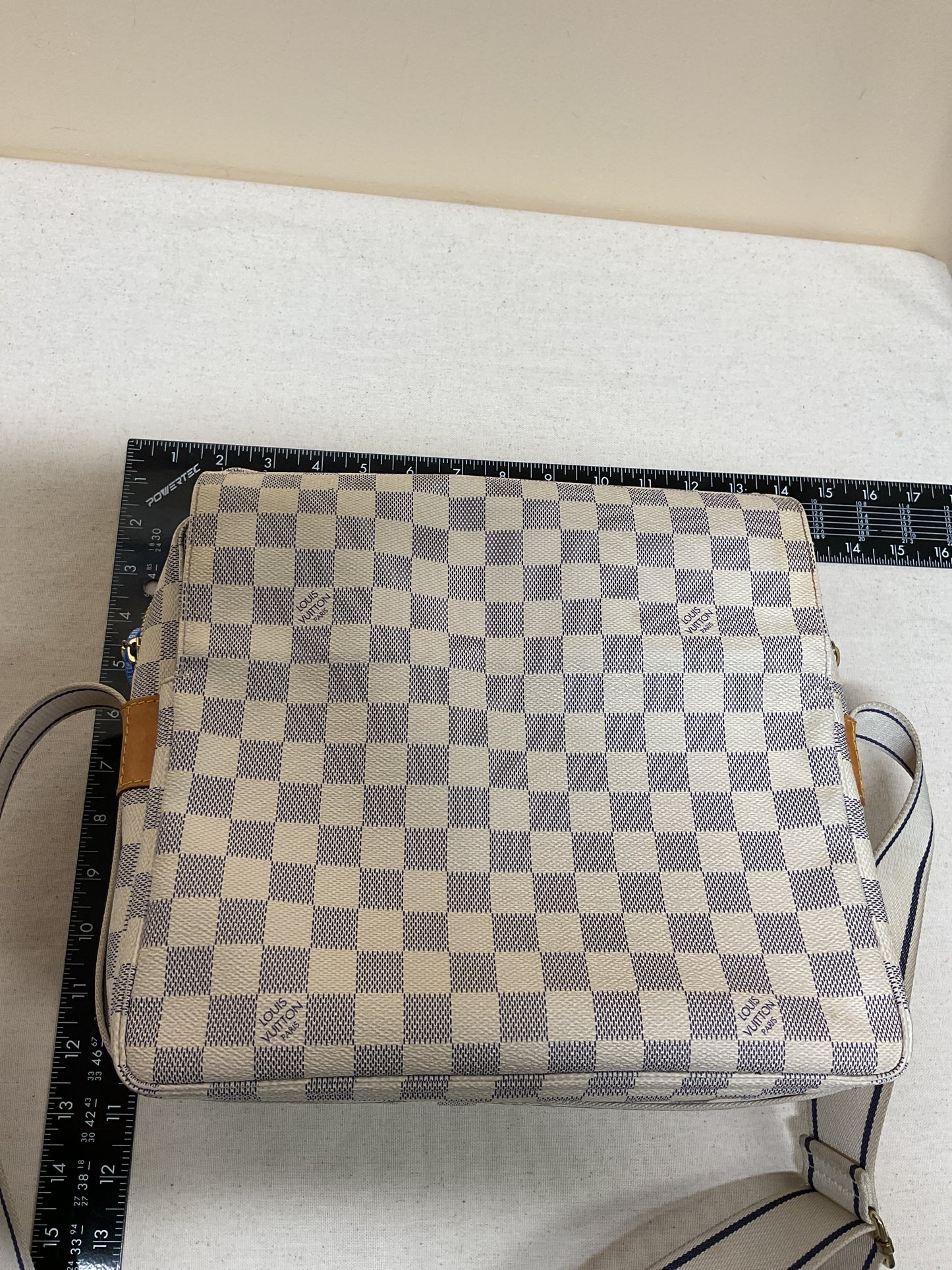 Handbag Luxury Designer By Louis Vuitton In Checkered Pattern, Size:Medium