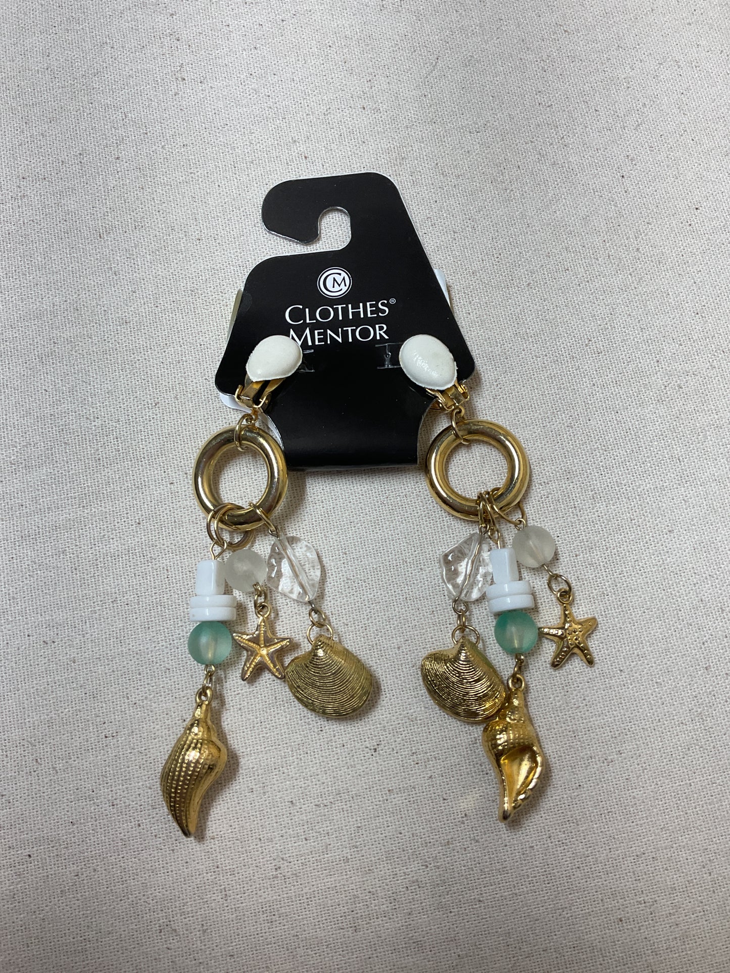 Earrings Clip By Cmf In Gold & White