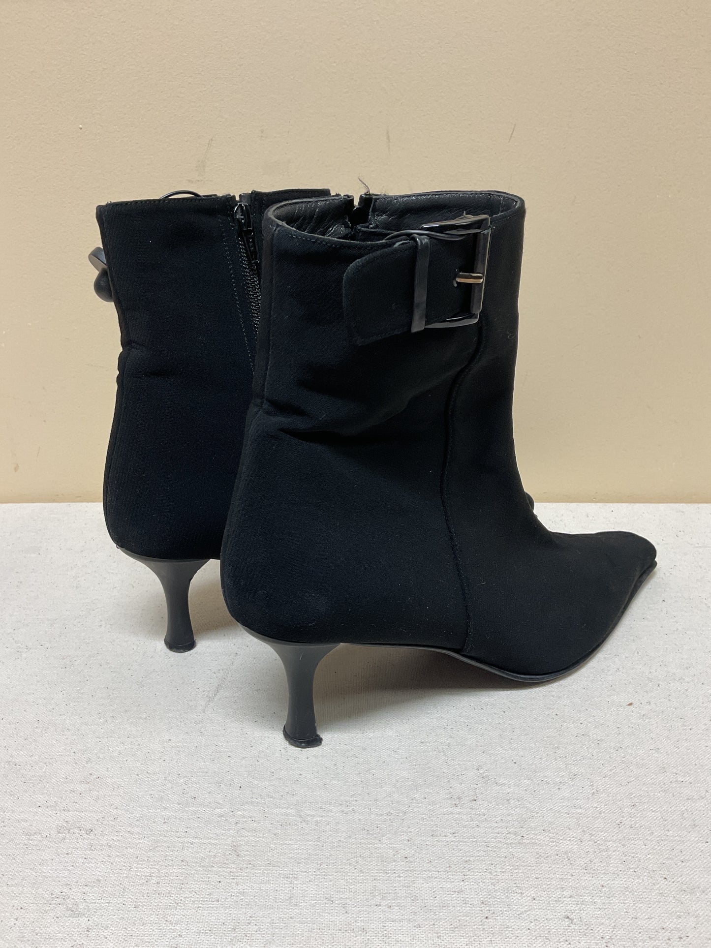 Boots Ankle Heels By Stuart Weitzman In Black, Size:10