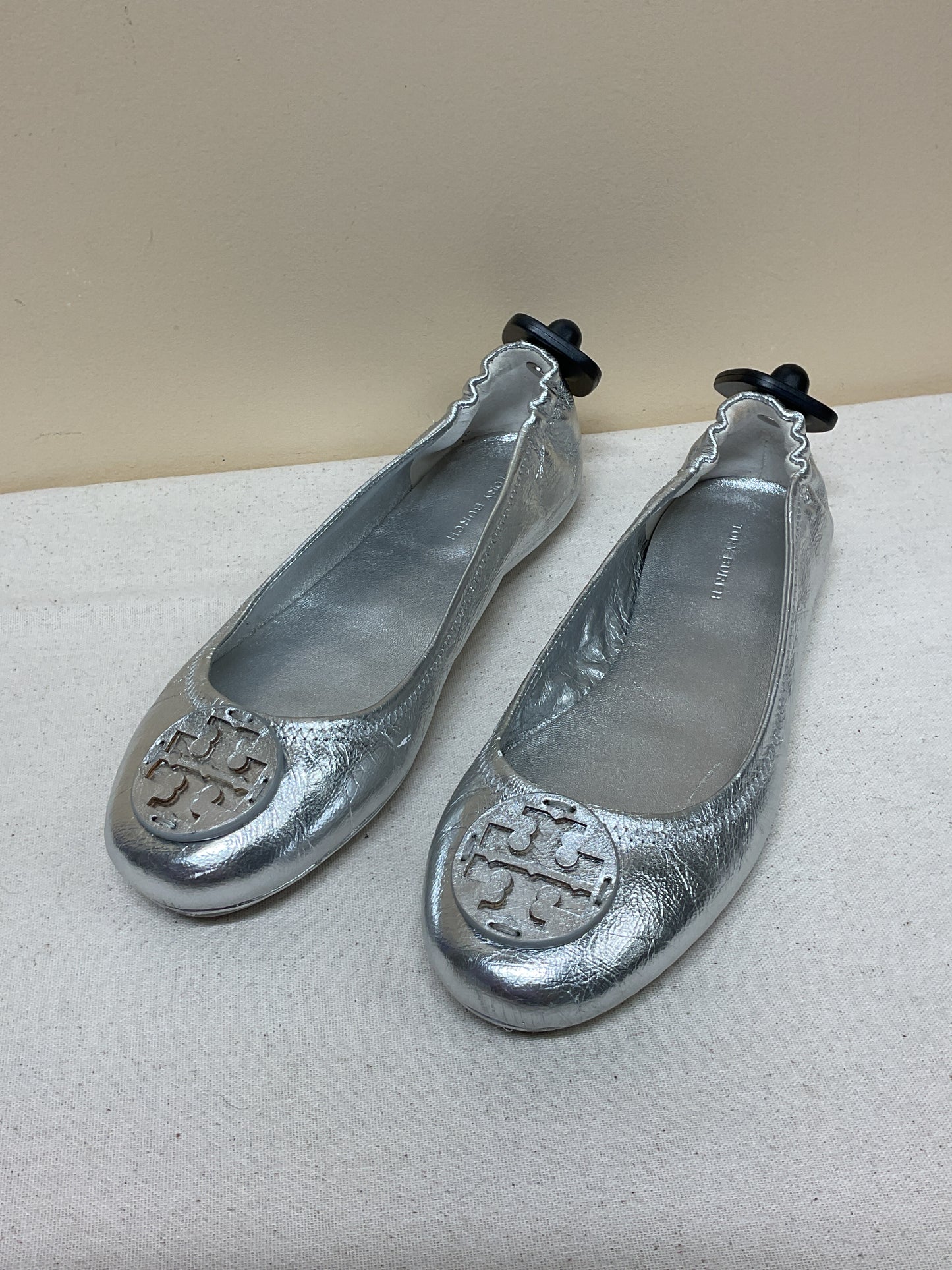 Shoes Designer By Tory Burch In Silver, Size:8