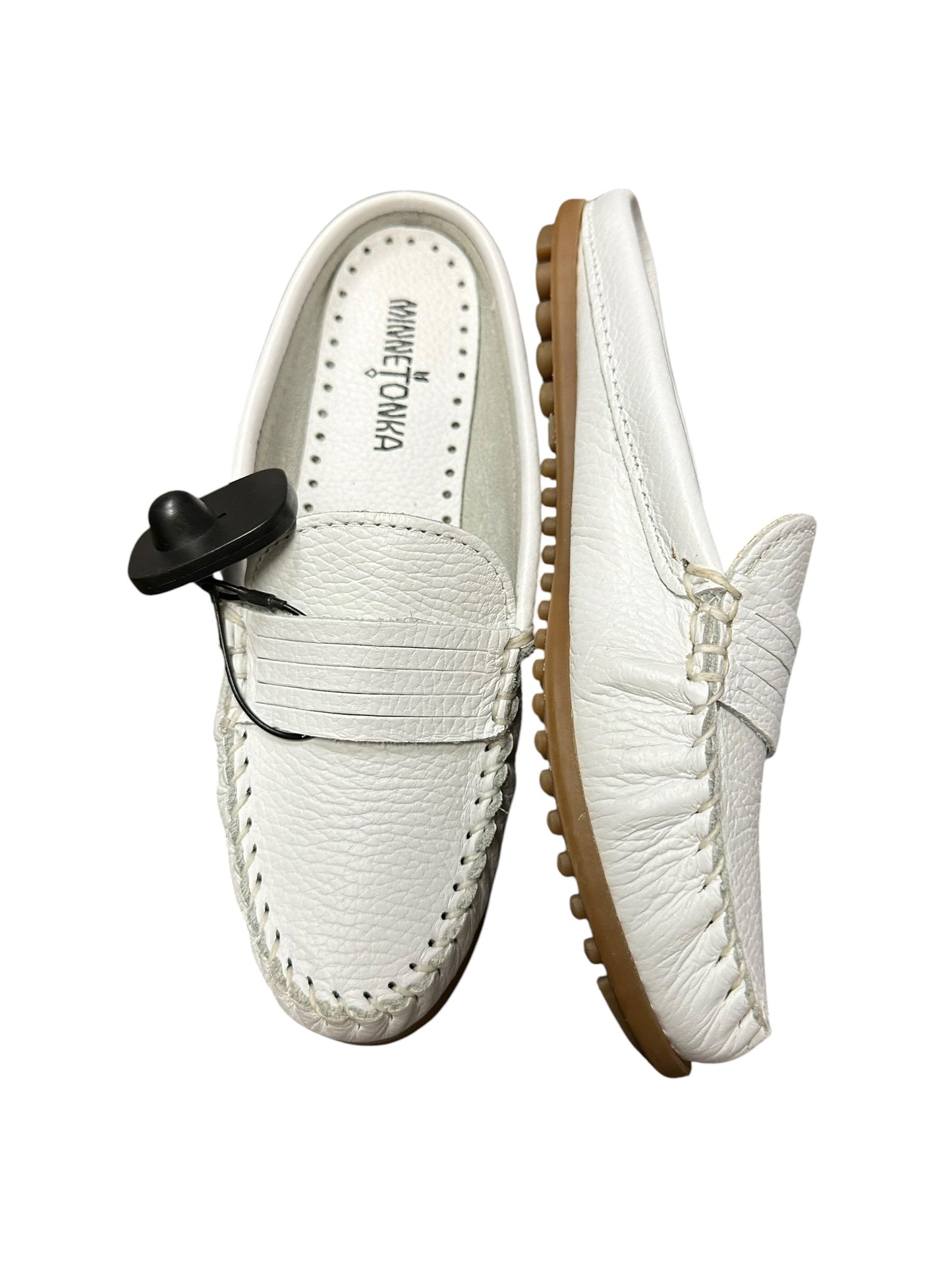 Shoes Flats By Minnetonka In White, Size:9