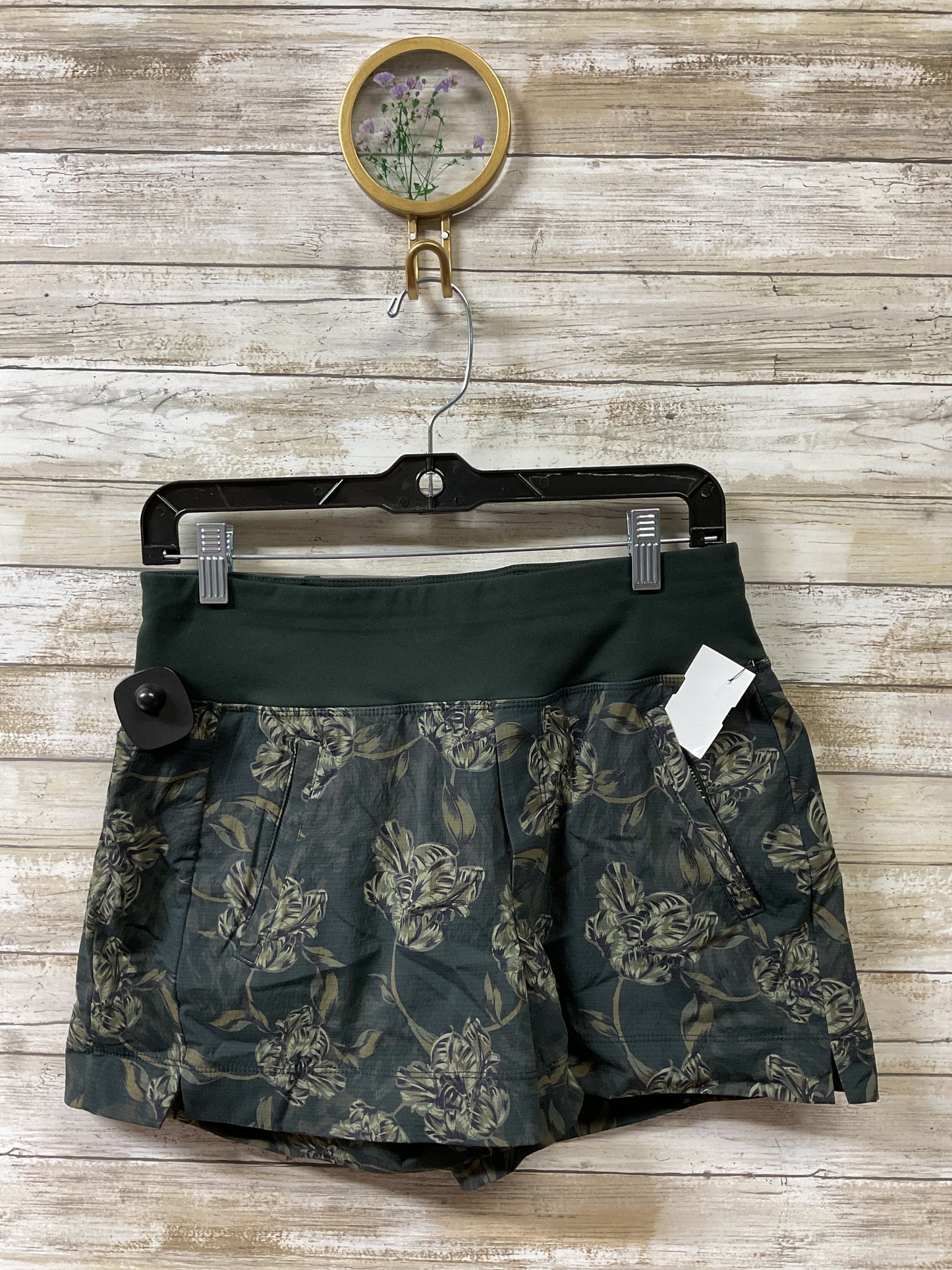 Athletic Shorts By Athleta In Green, Size:4
