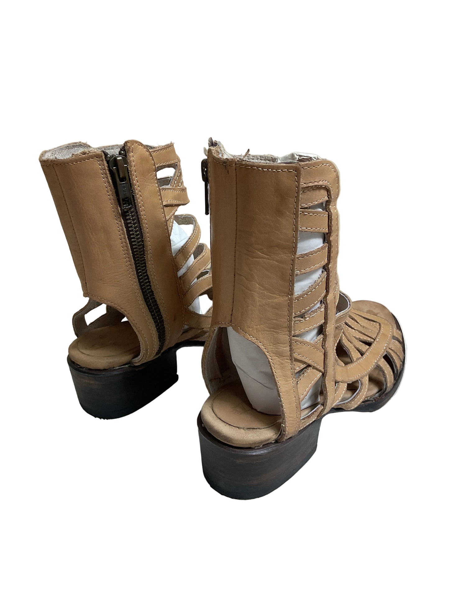Shoes Flats By Freebird In Tan, Size:8