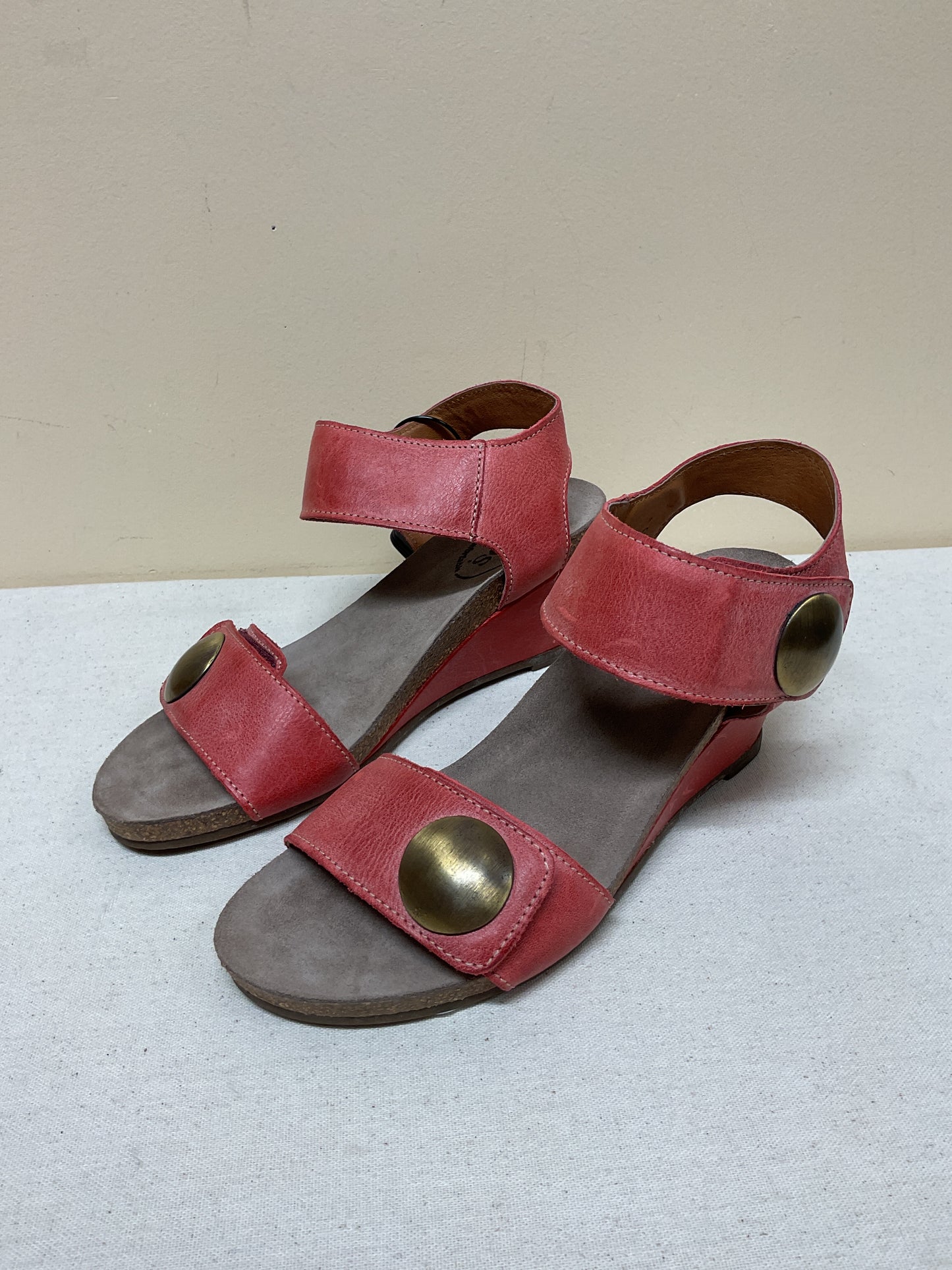 Shoes Heels Block By Taos In Red, Size:7