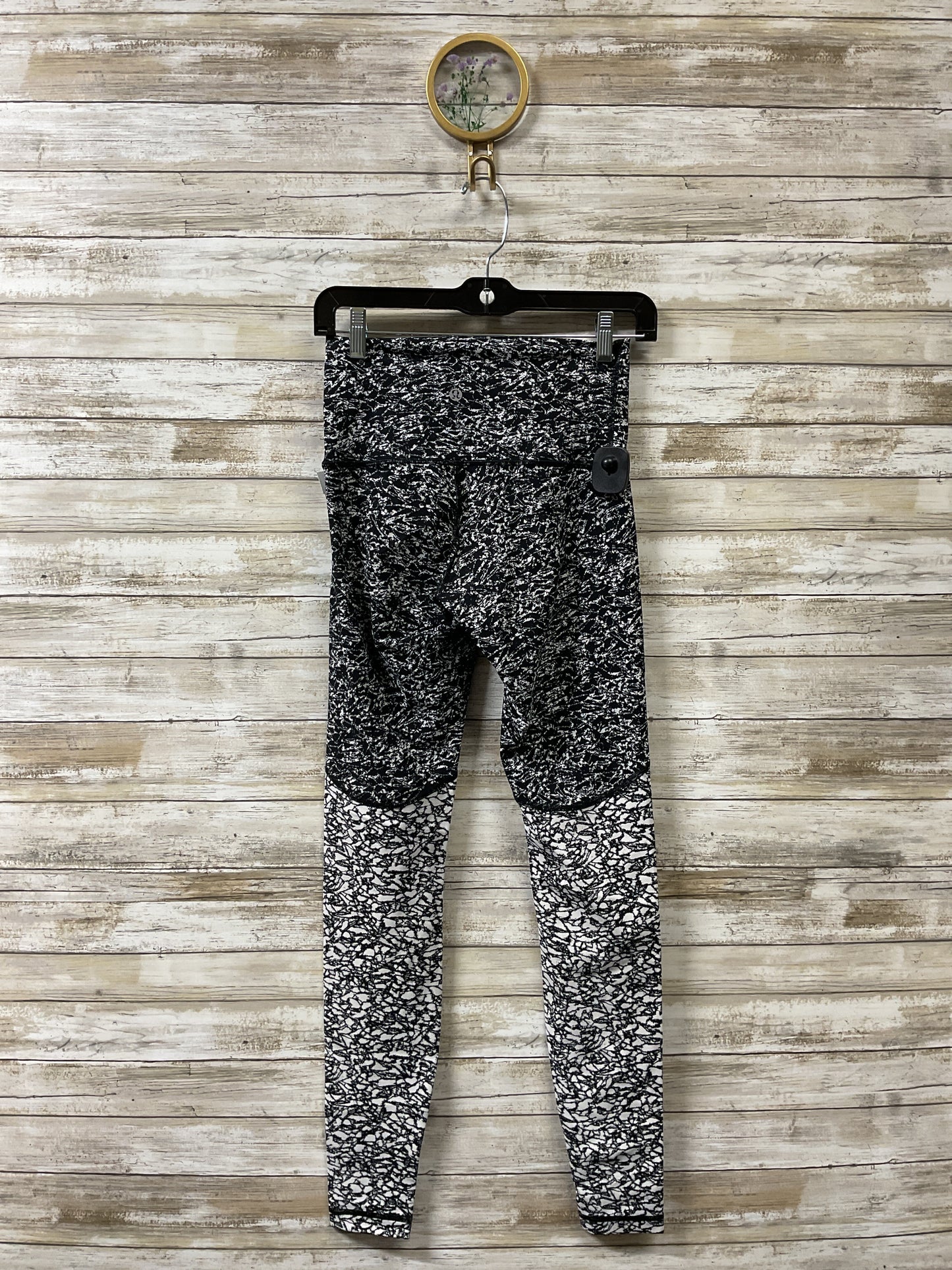 Athletic Leggings By Lululemon In Black & White, Size:6