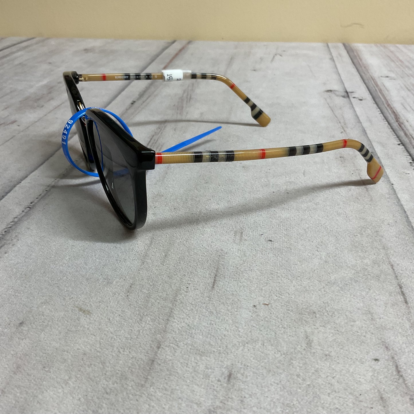 Sunglasses Luxury Designer By Burberry In Plaid Pattern