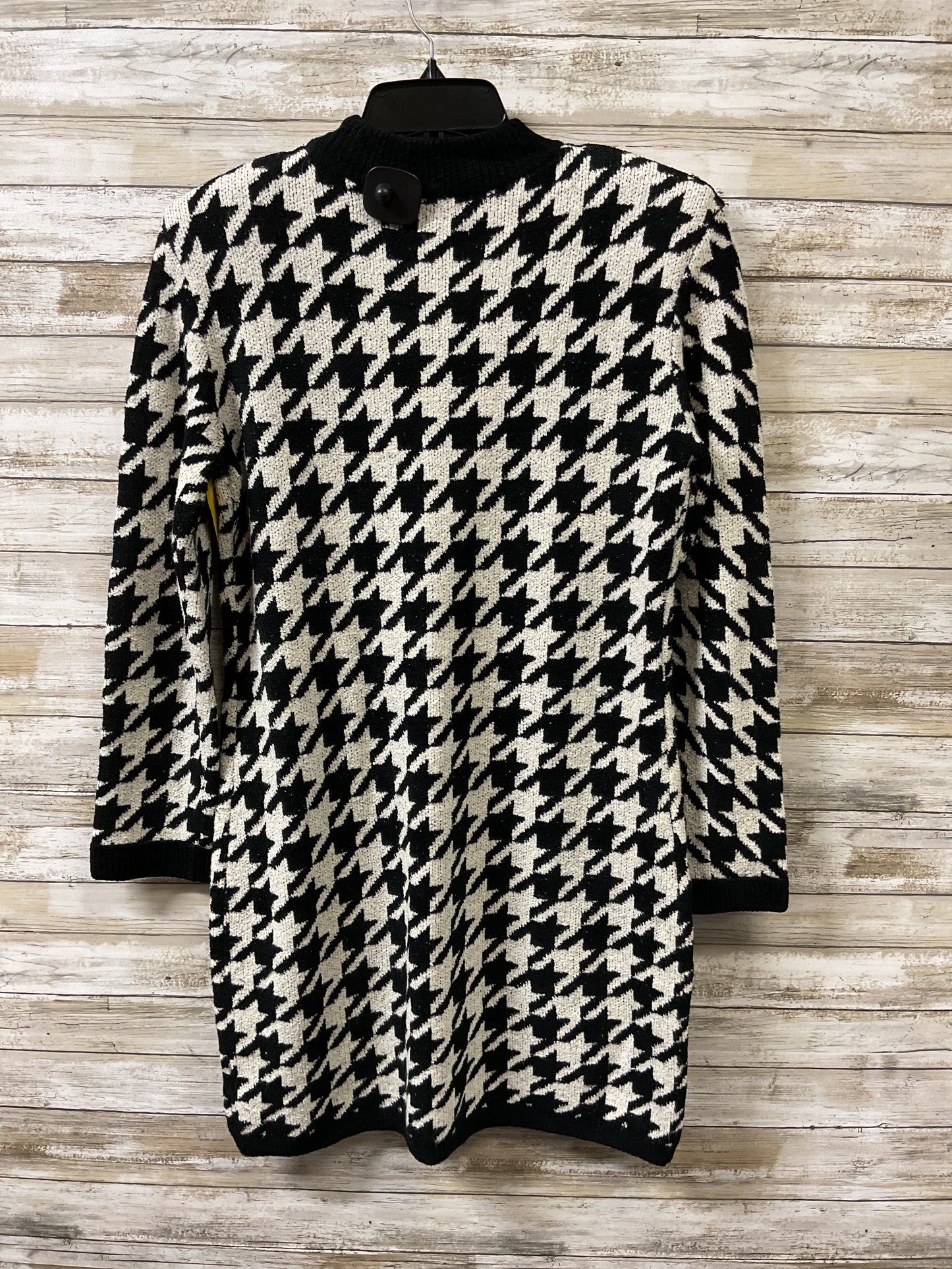 Dress Sweater By Express In Black & White, Size:L