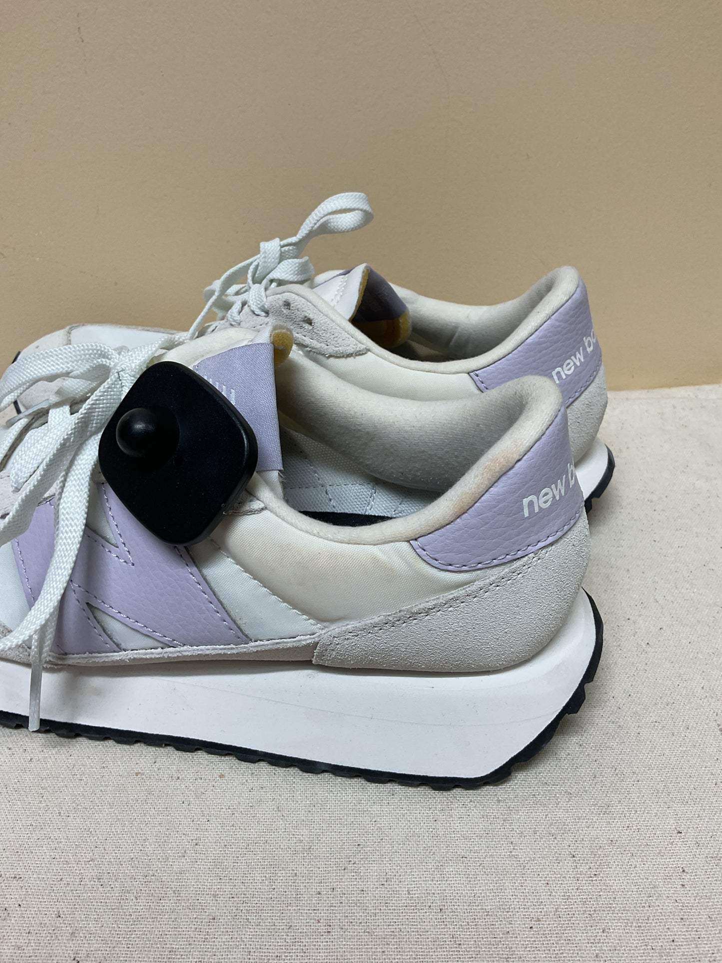 Shoes Athletic By New Balance In Purple & White, Size:9