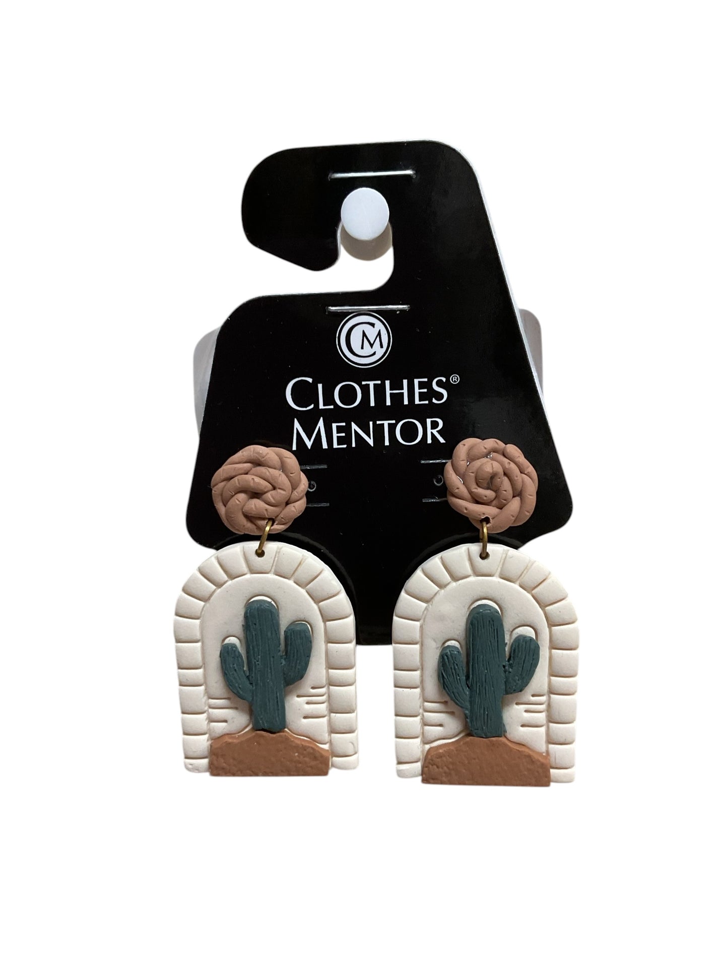 Earrings Dangle/Drop By Cmf In Cream & Green