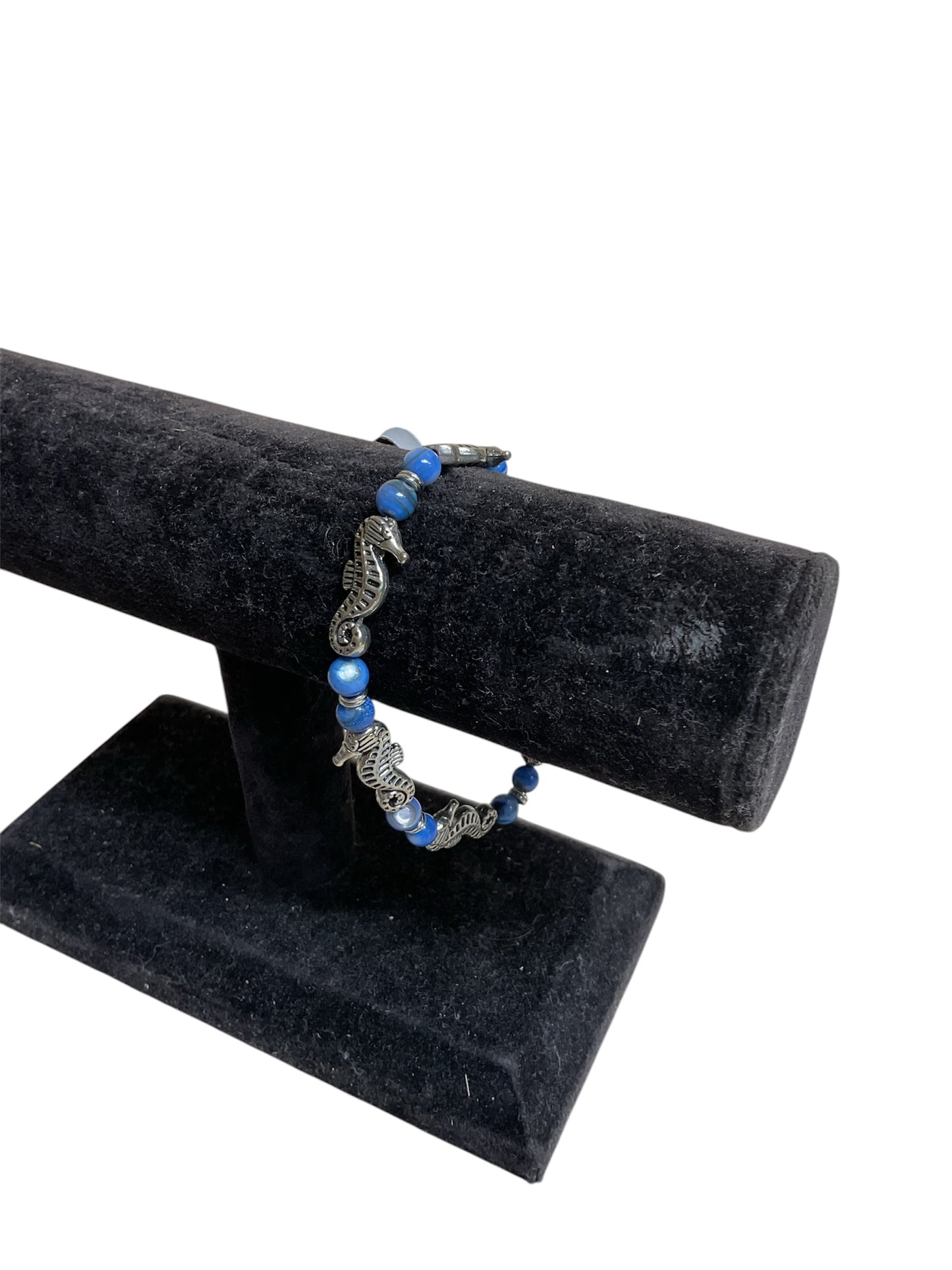 Bracelet Beaded By Clothes Mentor In Blue & Silver