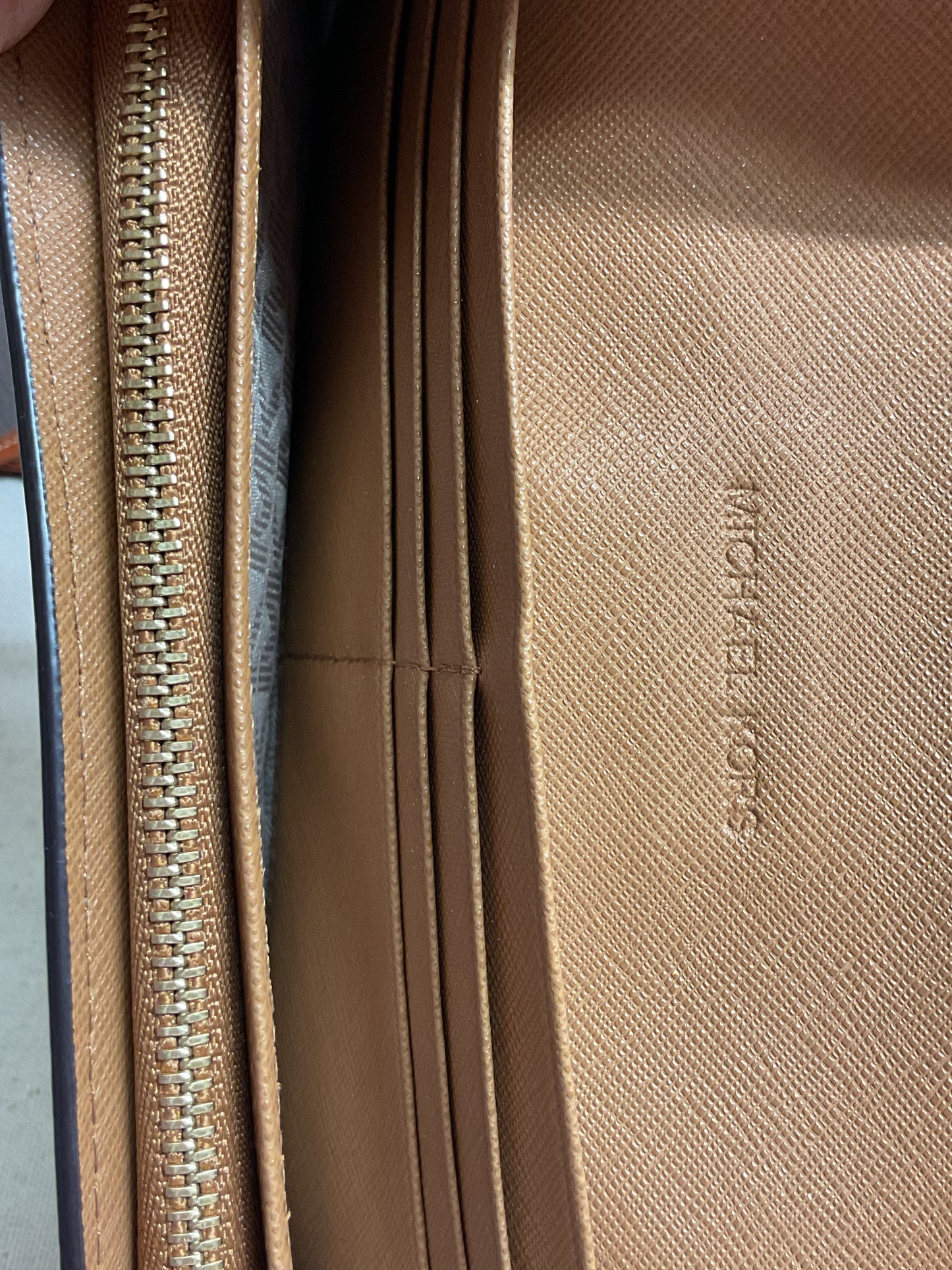 Wallet Designer By Michael Kors In Tan & White, Size:Medium