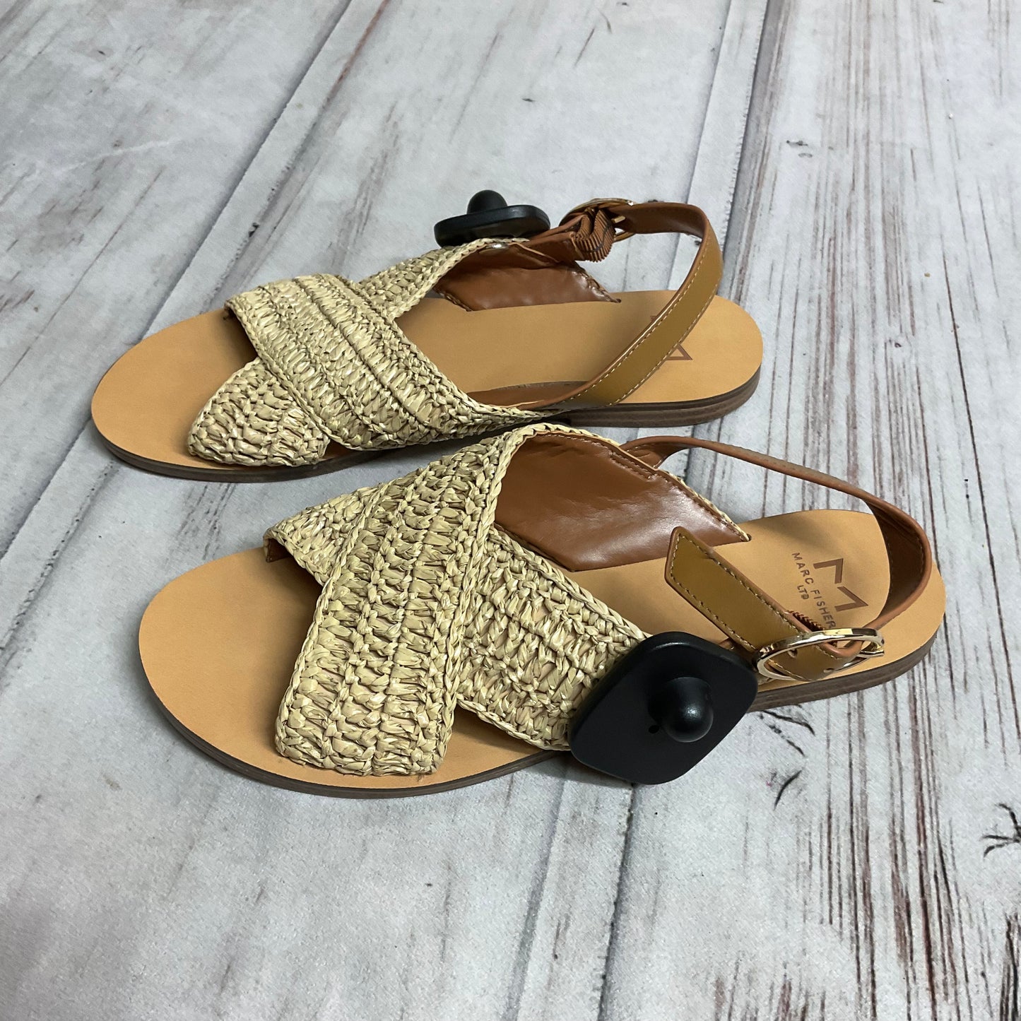 Sandals Flats By Marc Fisher In Tan, Size:6