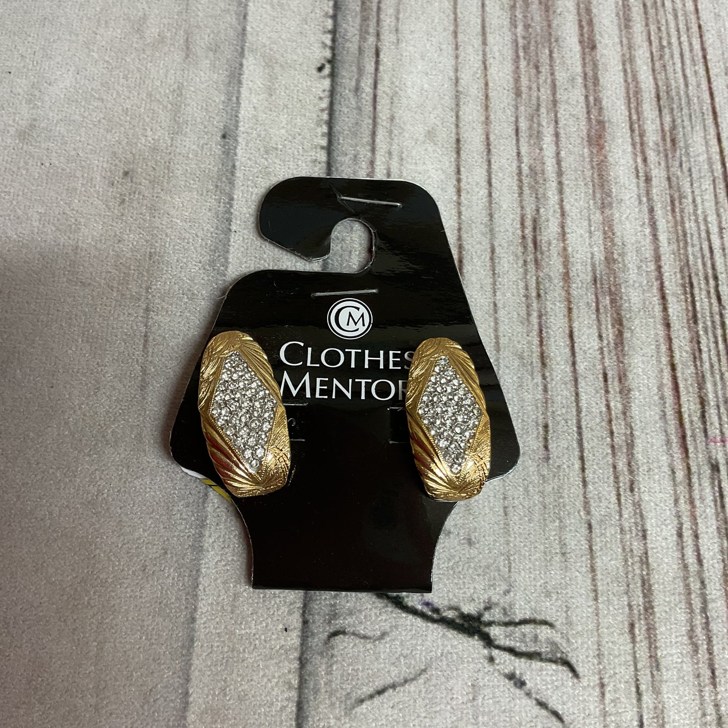 Earrings Clip By Clothes Mentor In Gold