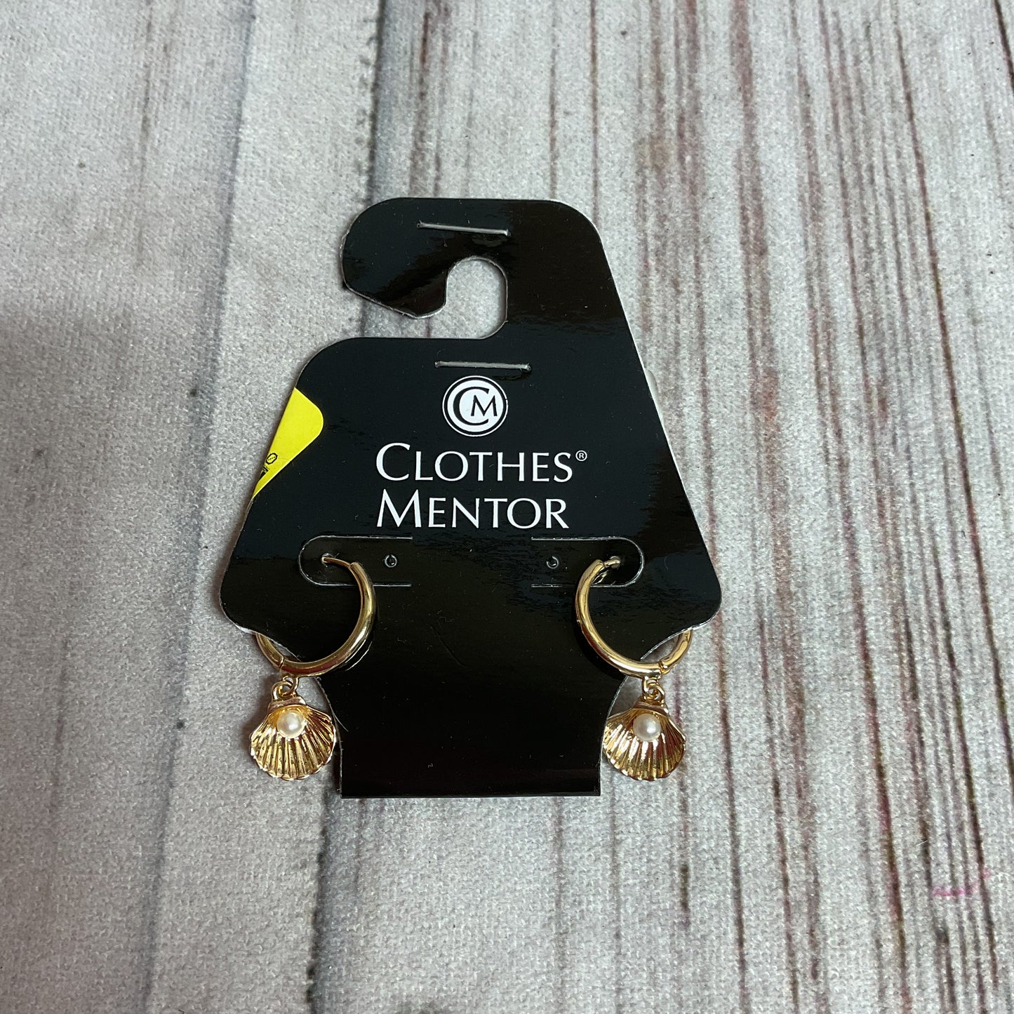 Earrings Dangle/Drop By Clothes Mentor In Gold