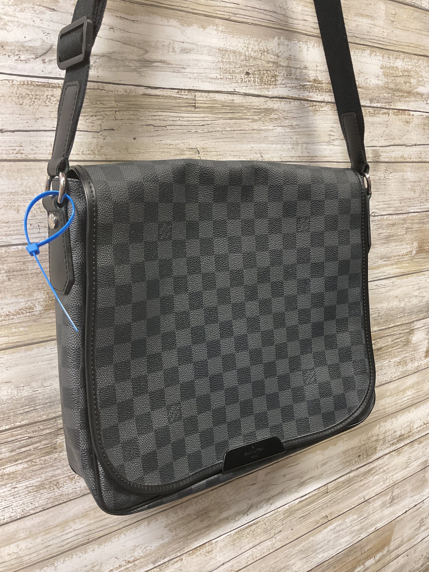 Crossbody Luxury Designer By Louis Vuitton In Black, Size:Medium