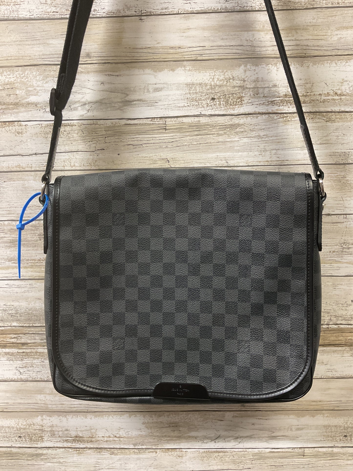 Crossbody Luxury Designer By Louis Vuitton In Black, Size:Medium