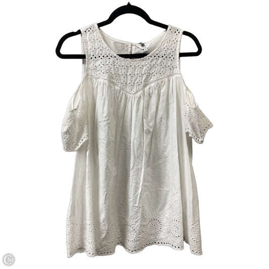Top Short Sleeve By Crown And Ivy In White, Size: 1x