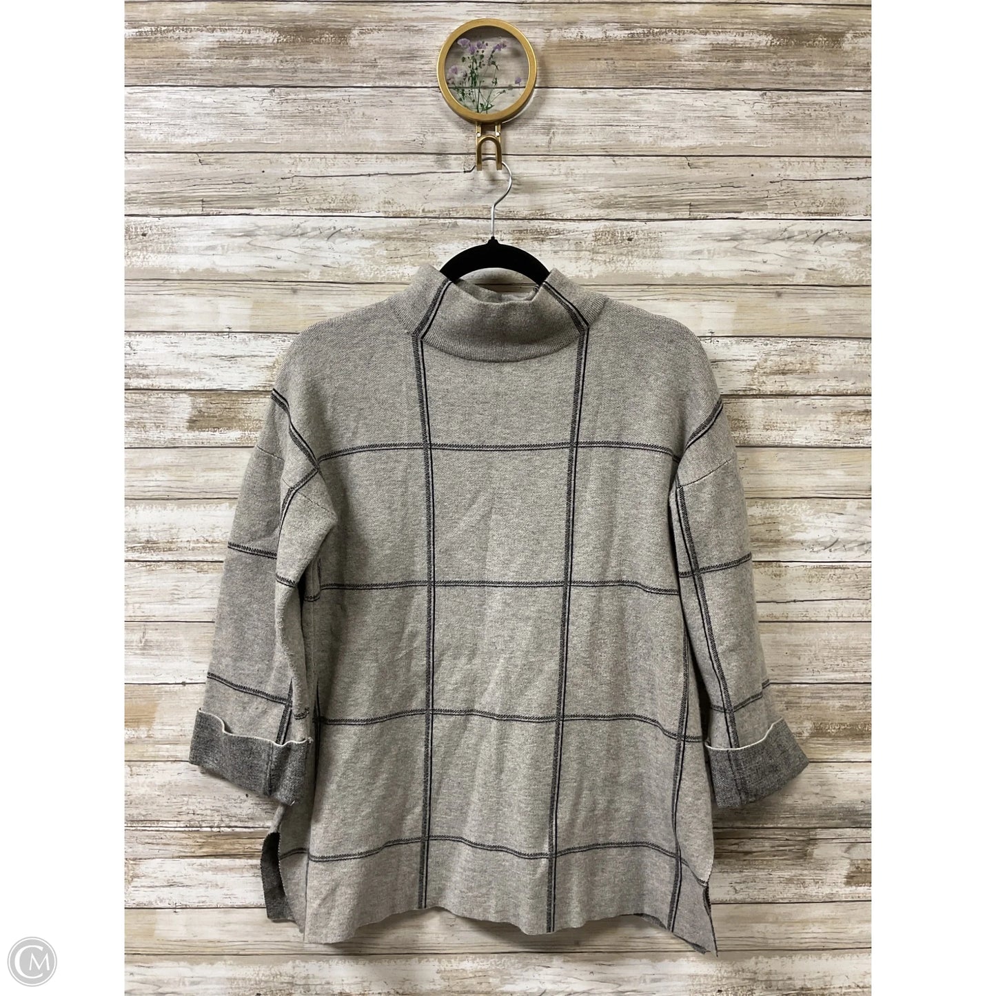 Sweater By Tahari By Arthur Levine In Grey, Size: M