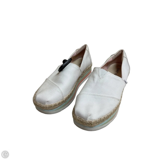 Shoes Flats By Toms In White, Size: 8