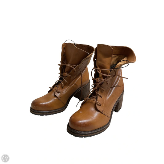 Boots Designer By Frye In Brown, Size: 8.5