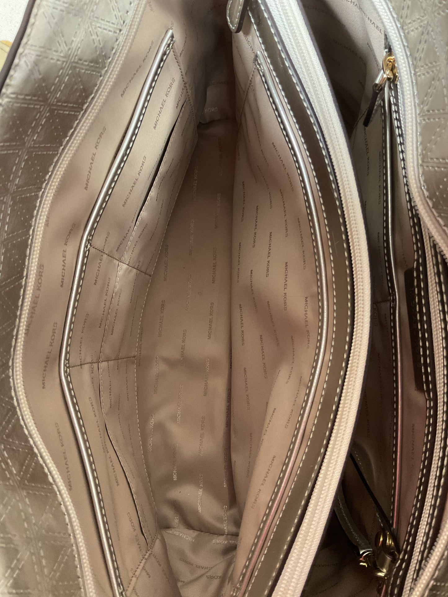 Handbag Designer By Michael Kors In Silver, Size:Large