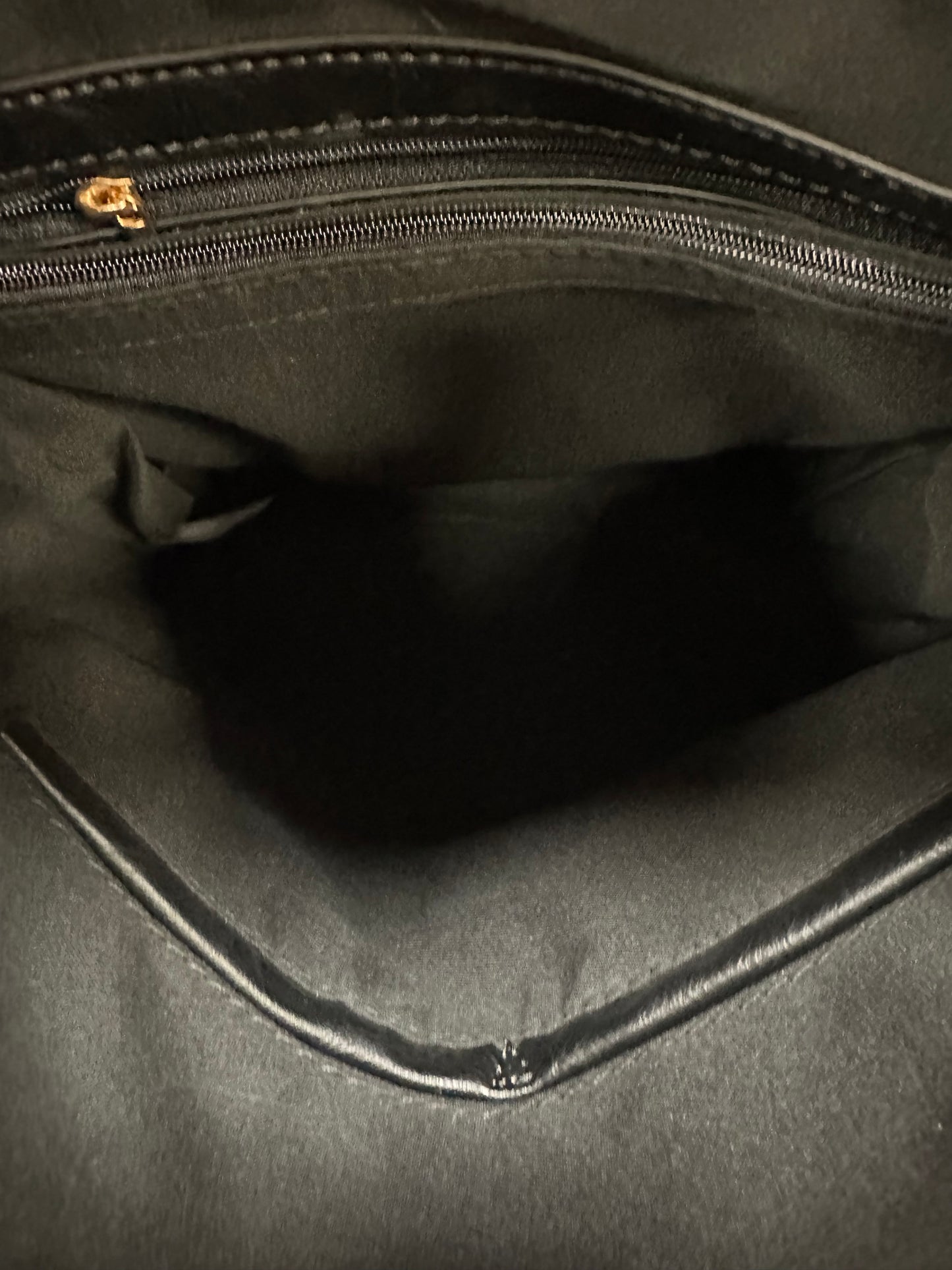 Backpack By Clothes Mentor In Black, Size:Medium