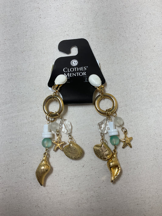 Earrings Clip By Cmf In Gold & White