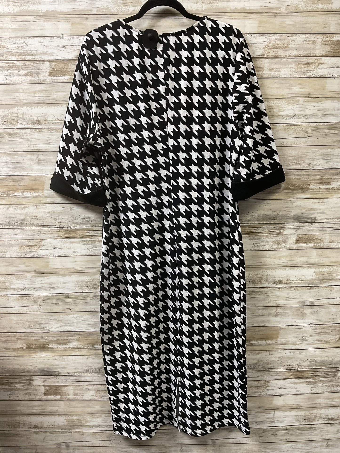 Dress Casual Midi By Shein In Black & White, Size:3