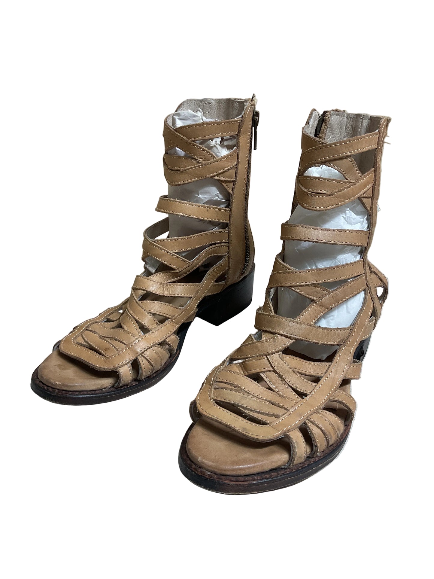 Shoes Flats By Freebird In Tan, Size:8