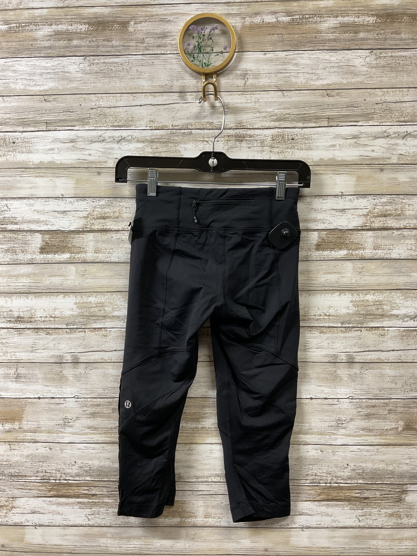 Athletic Capris By Lululemon In Black, Size:4