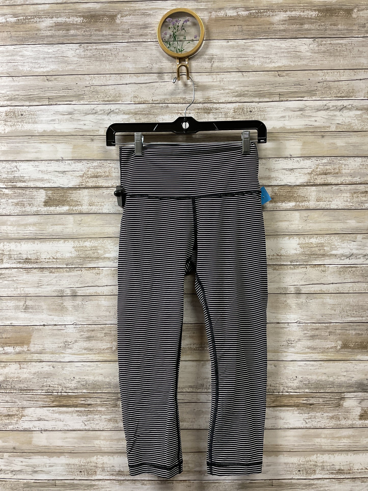 Athletic Leggings Capris By Lululemon In Black & White, Size:6