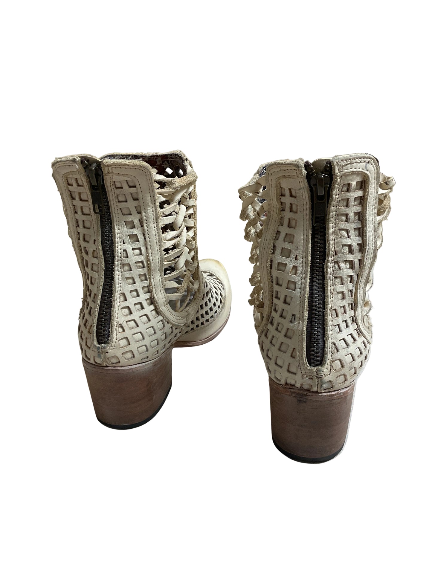 Shoes Heels Block By Freebird In Cream, Size:8
