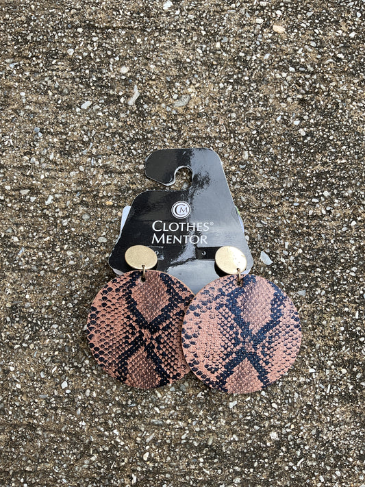 Earrings Dangle/Drop By Clothes Mentor In Snakeskin Print