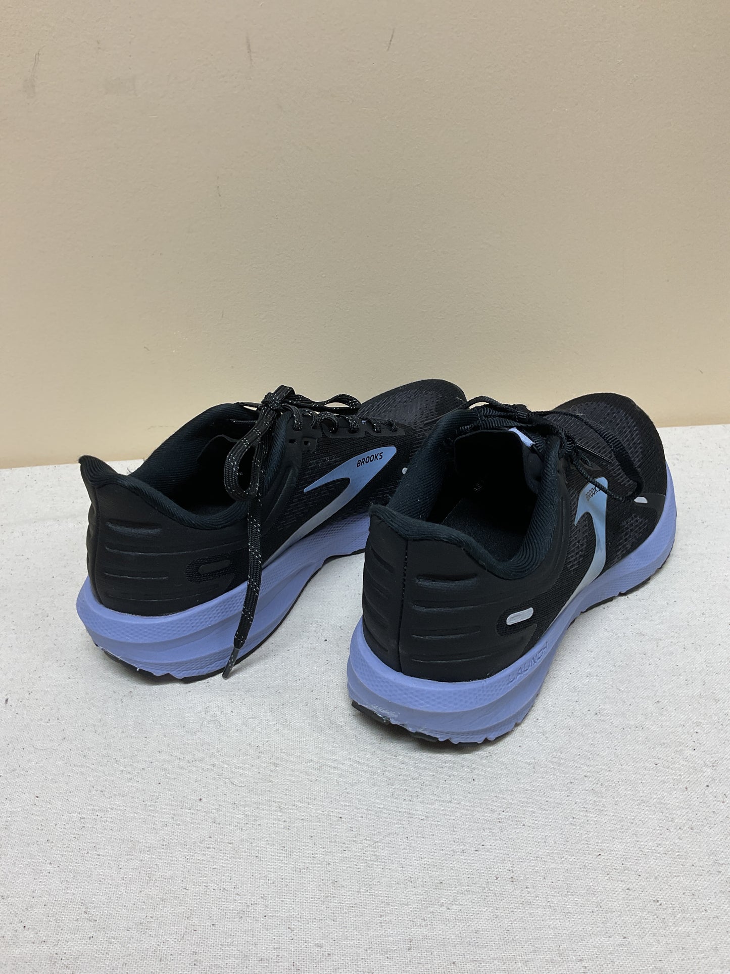 Shoes Athletic By Brooks In Blue & Purple, Size:9.5