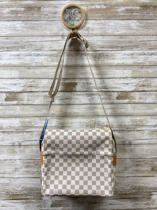 Handbag Luxury Designer By Louis Vuitton In Checkered Pattern, Size:Medium