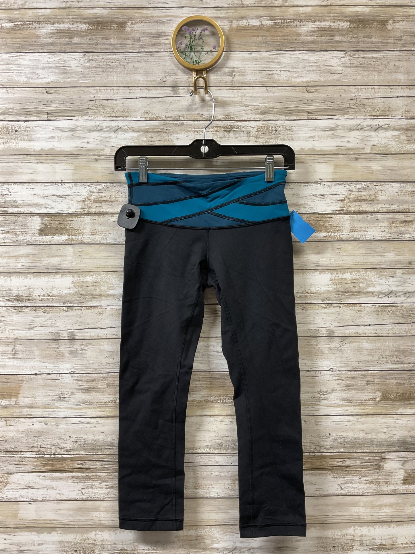 Athletic Capris By Lululemon In Black & Blue, Size:4