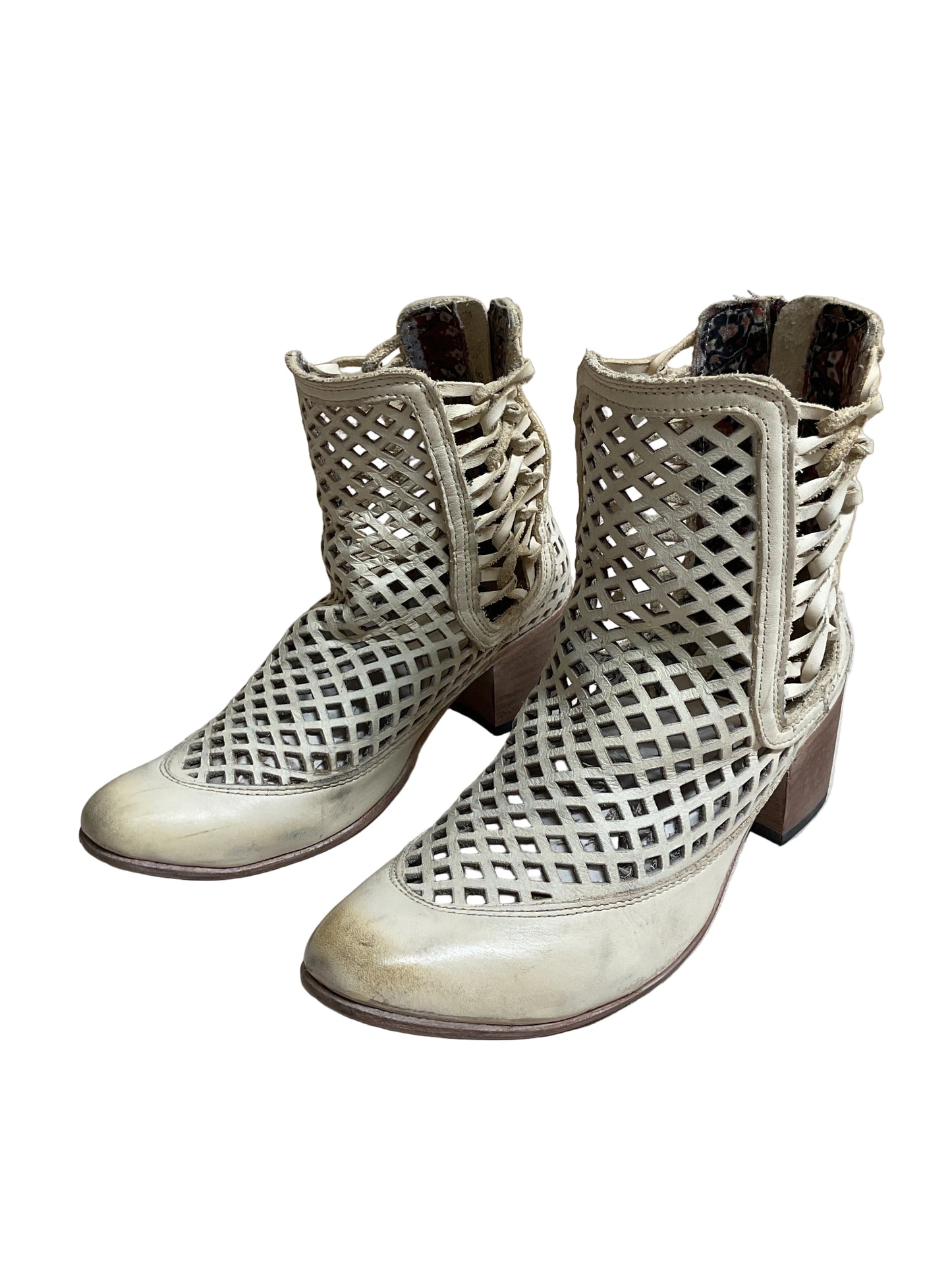 Shoes Heels Block By Freebird In Cream, Size:8