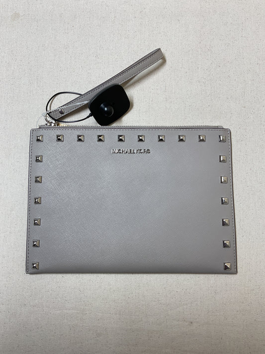 Wristlet Designer By Michael Kors In Grey, Size:Medium