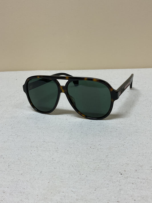 Sunglasses Luxury Designer By Gucci In Brown & Red