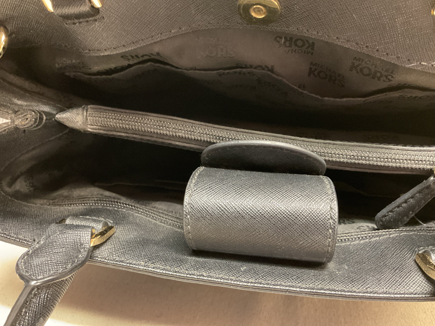 Handbag Designer By Michael Kors In Black, Size:Medium