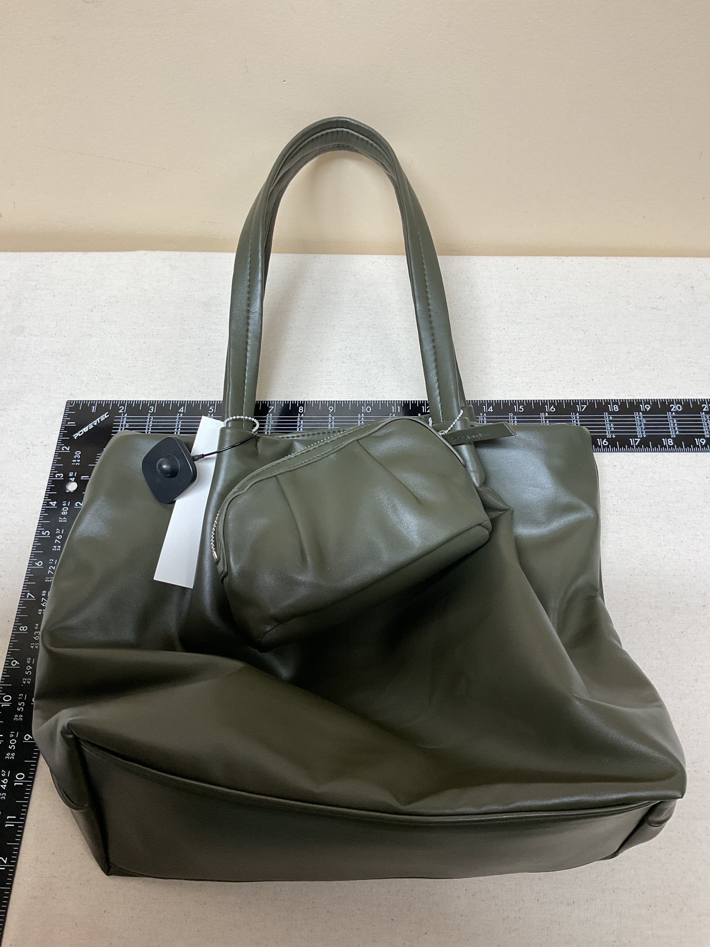 Handbag Designer By Neiman Marcus In Green, Size:Medium