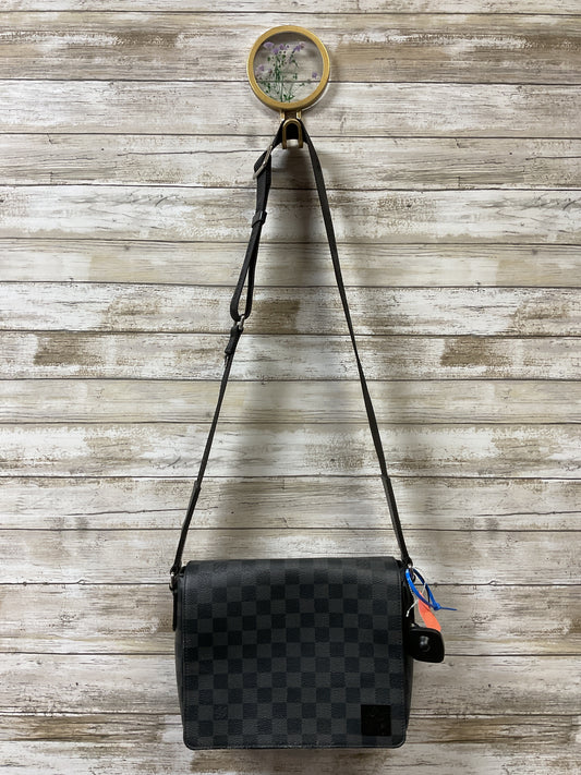 Crossbody Luxury Designer By Louis Vuitton In Black, Size:Medium