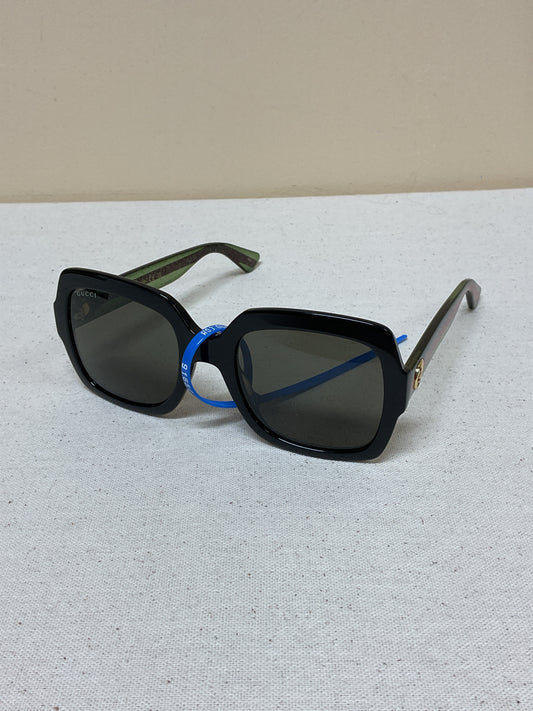 Sunglasses Luxury Designer By Gucci In Black & Green