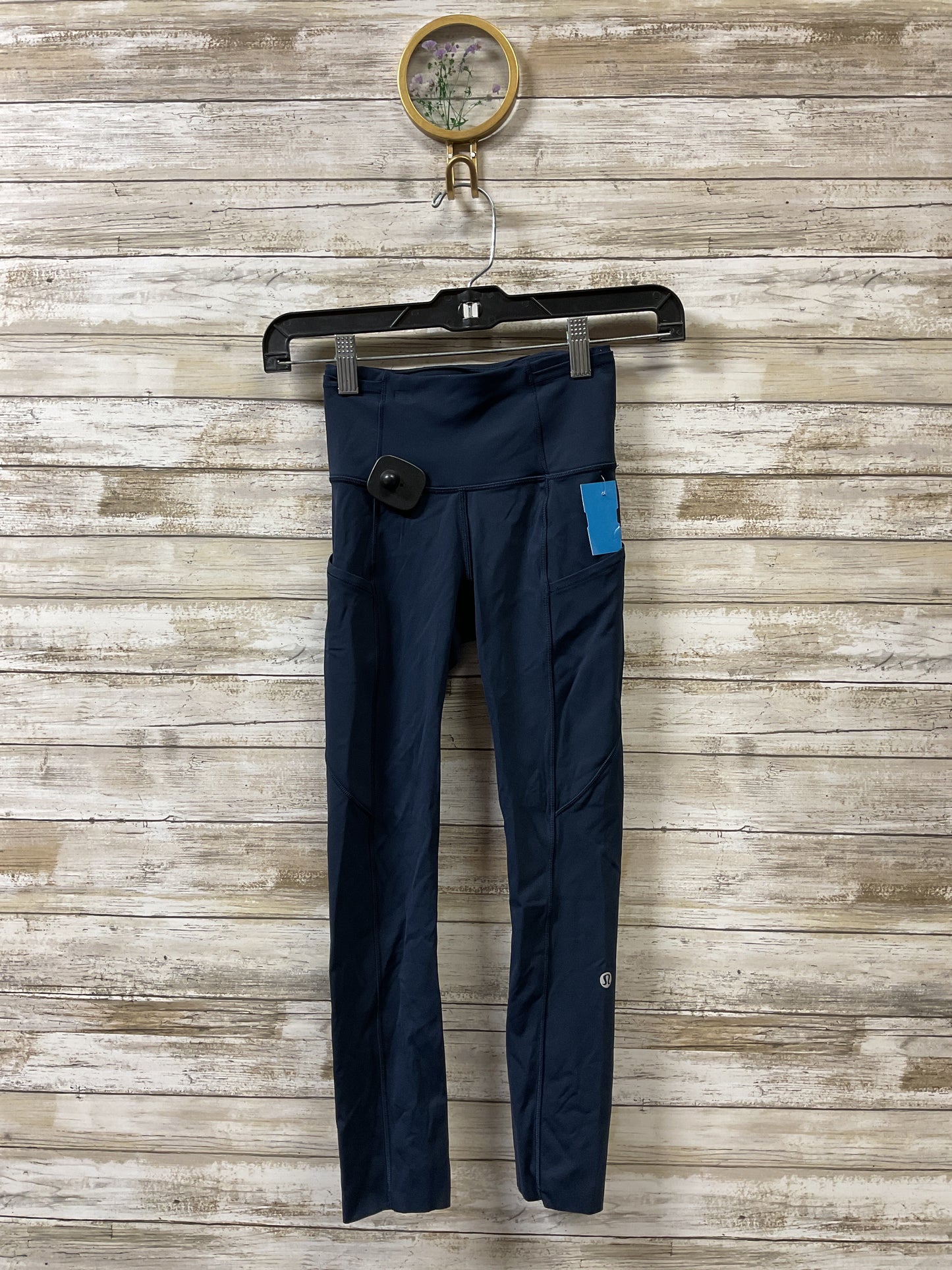 Athletic Leggings Capris By Lululemon In Navy, Size:0