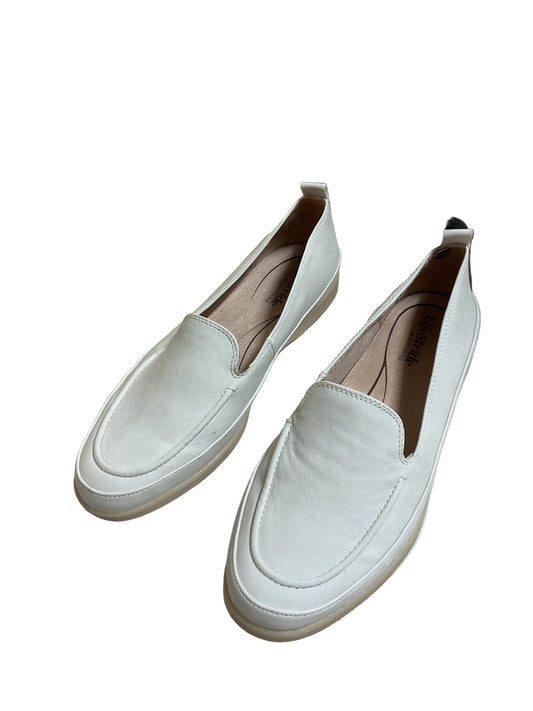 Shoes Flats By Life Stride In Cream, Size:8.5