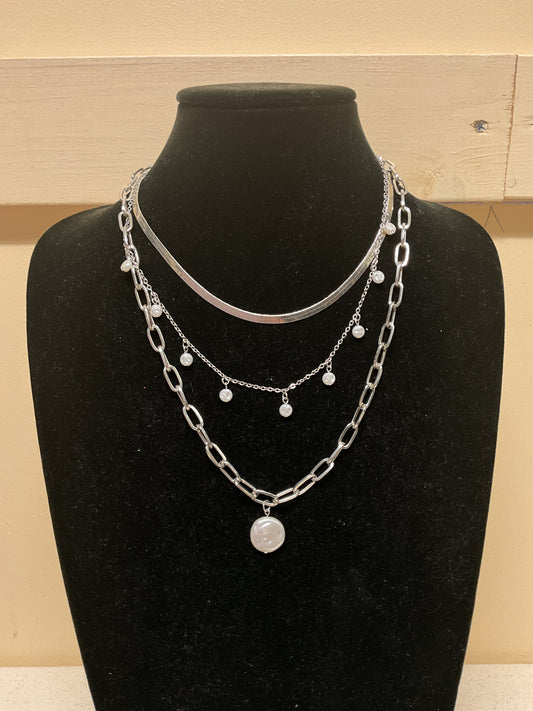 Necklace Set By Premier In Silver & White