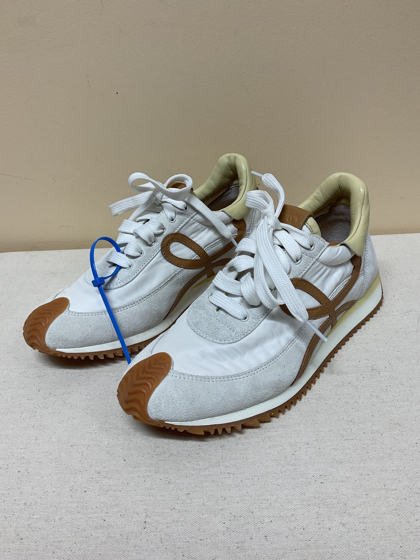 Shoes Luxury Designer By Loewe In Tan & White, Size:37